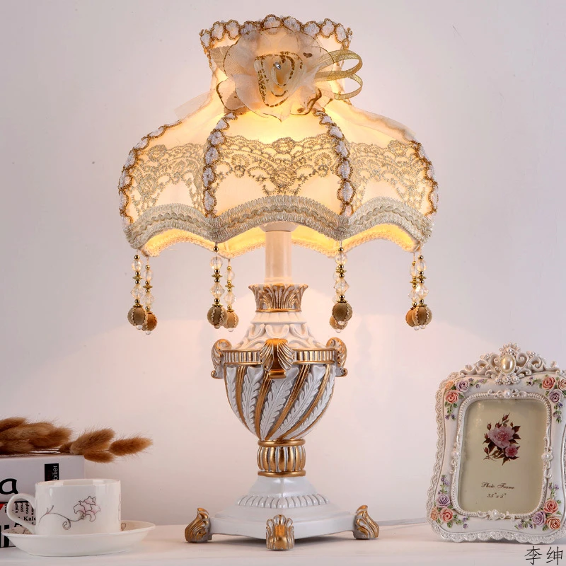 Nordic Princess Vintage Table  - огляд і ціна Decor Lighting The Parade