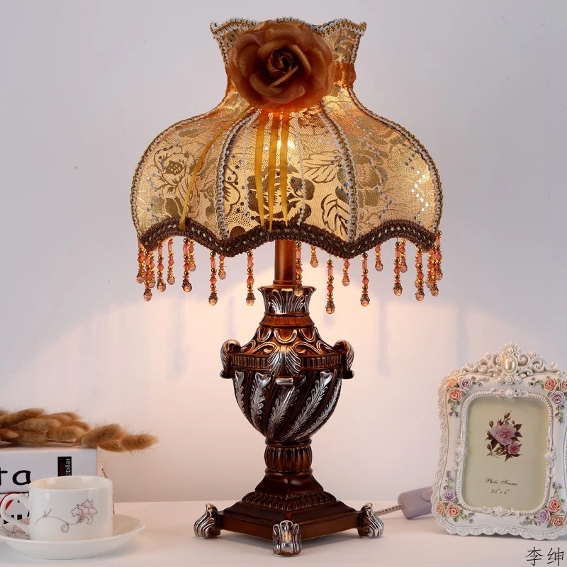 Nordic Princess Vintage Table  - огляд і ціна Decor Lighting The Parade