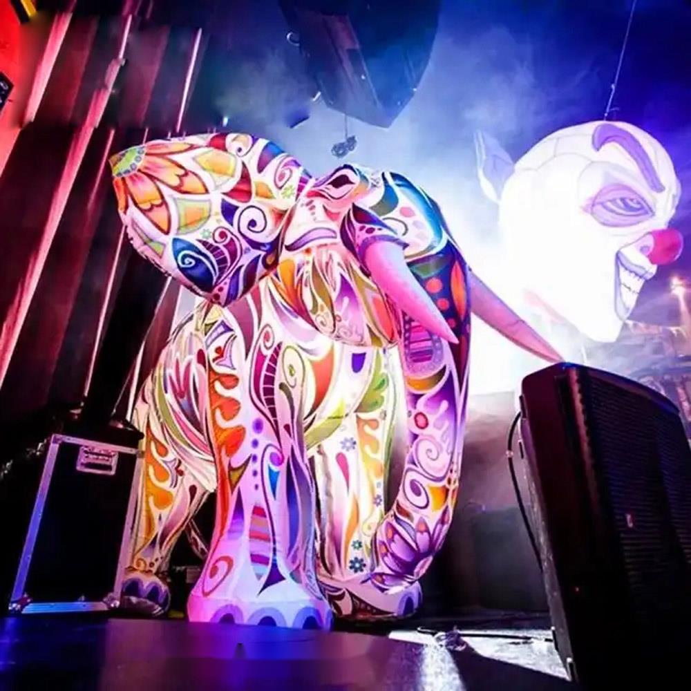 Colorful Giant Elephant With L - огляд і ціна Decor Lighting The Parade