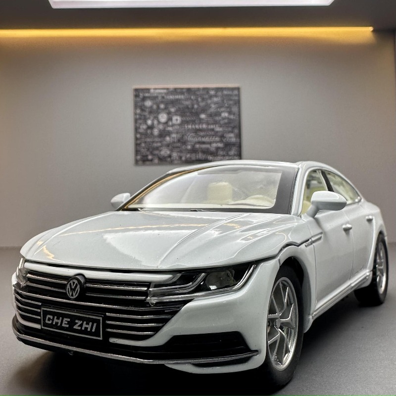 1:32 Scale Alloy Car Model 132 - огляд і ціна Decor Lighting Returns